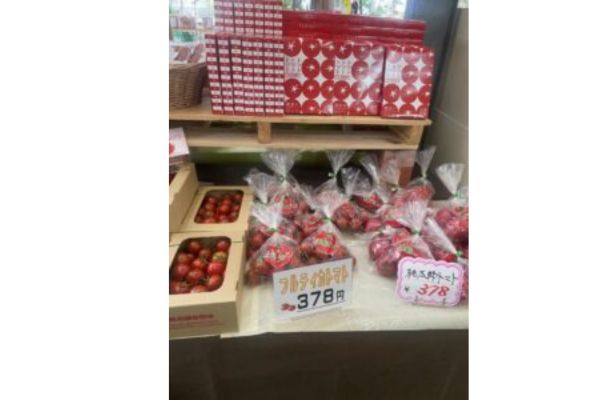 西島園芸団地のお土産売り場のフルーツトマト